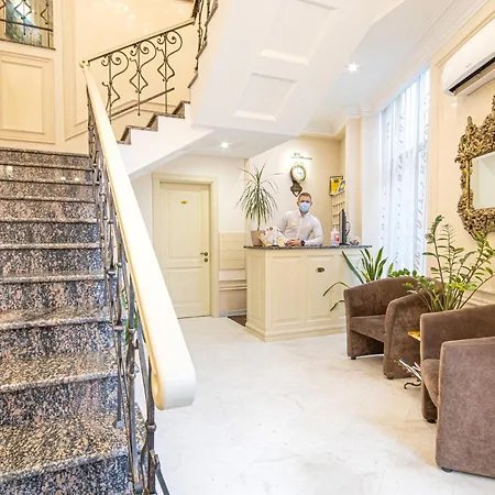 Vintage Na Bulvare * Odesa