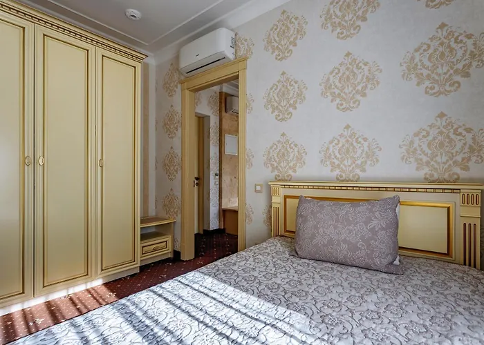 Vintage Na Bulvare * Odessa